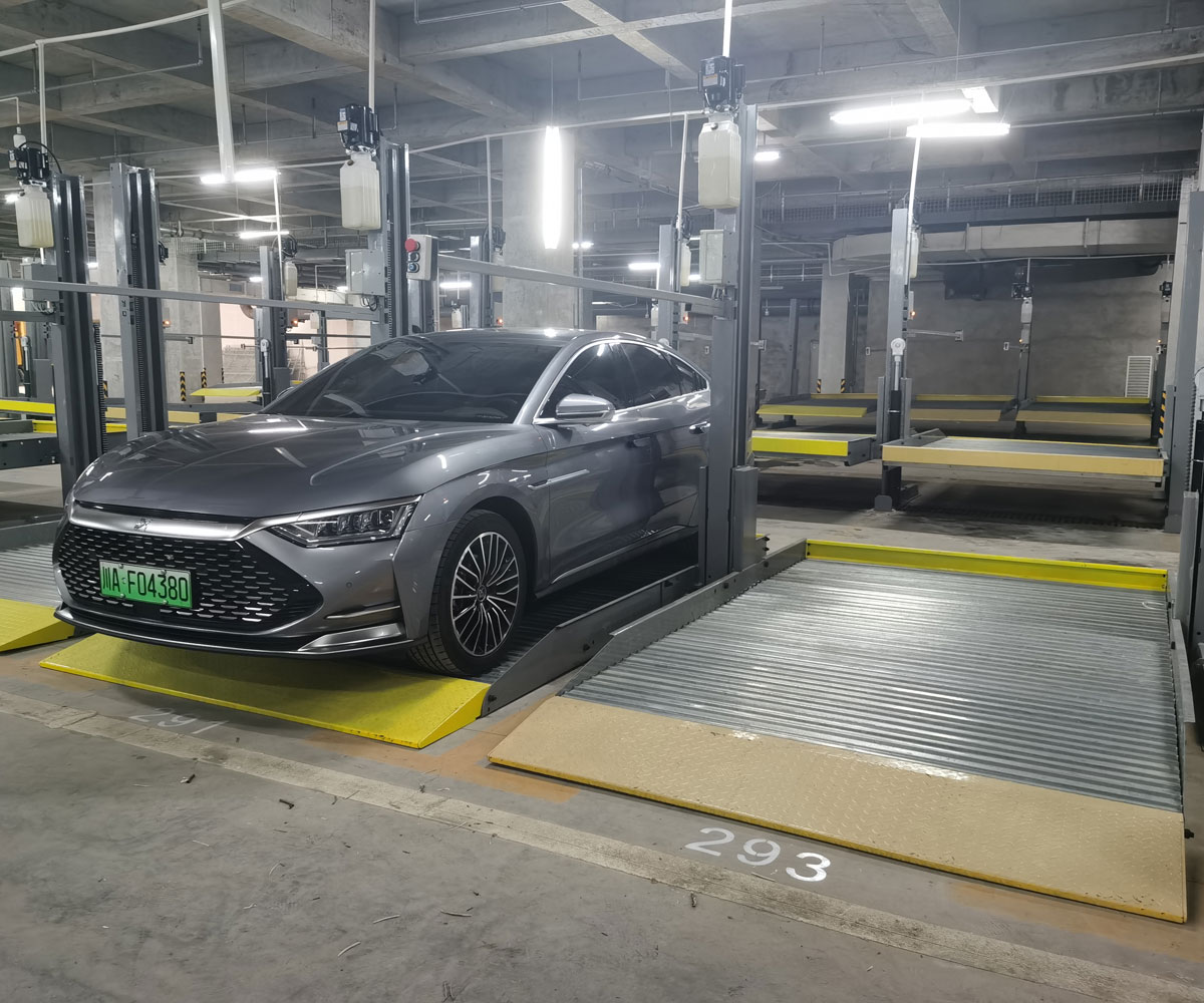簡易升降式機械立體停車設(shè)備過驗收.jpg